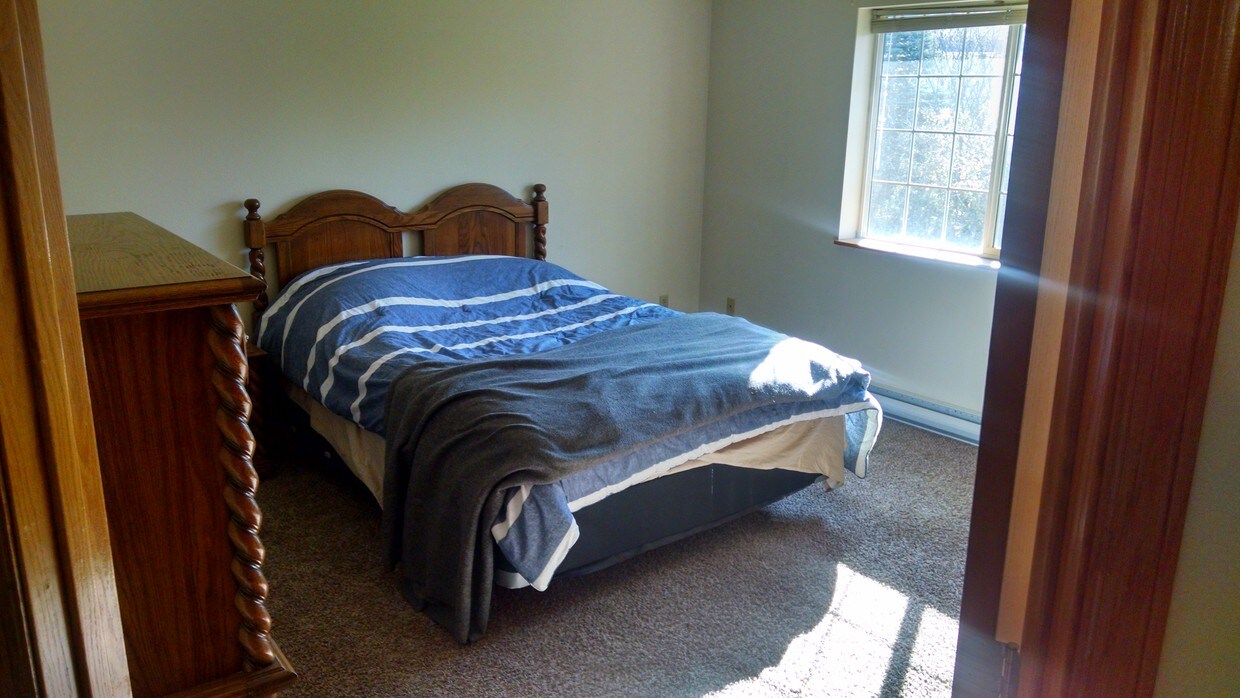 master bedroom - 4937 Coventry Ct