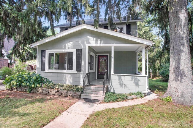 Building Photo - 113 Fairview Dr
