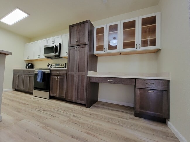 Building Photo - Furnished Downstairs Unit In North Kihei