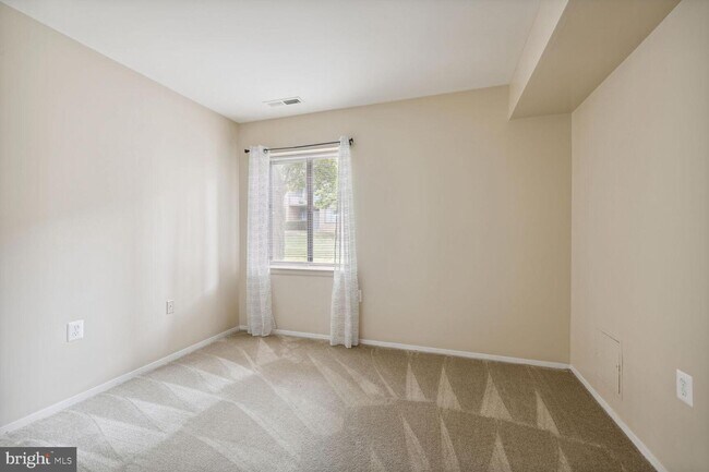 Building Photo - 428 Girard St