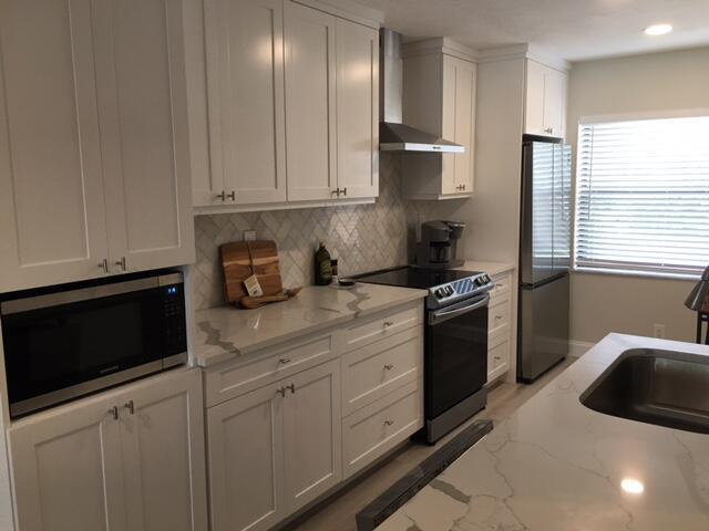 Foto del edificio - 6962 Briarlake Cir