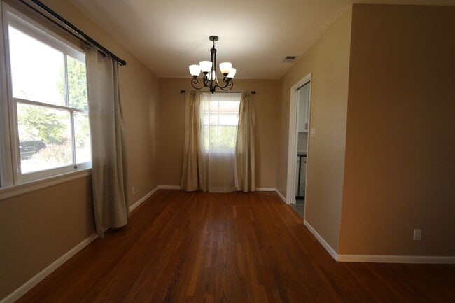 Building Photo - Home in North Kentwood Neighborhood of Wes...
