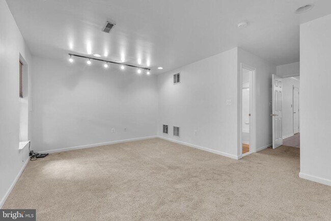 Foto del edificio - 5937 Kirkcaldy Ln