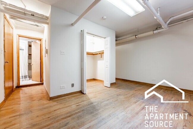 Foto del edificio - 2890 N Clark St