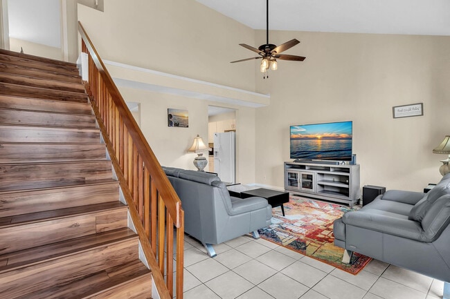 Building Photo - 10240 NW 33rd Pl