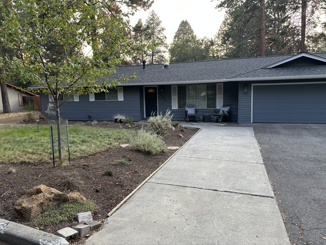 Building Photo - Peaceful Southwest Ranch Near Deschutes River