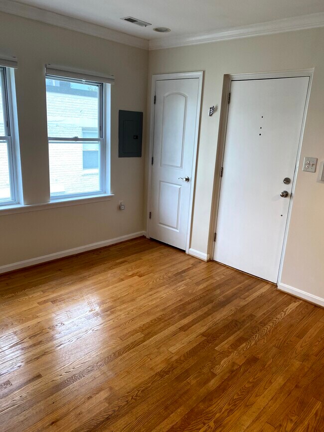 Foto del edificio - 90 Webster St NE