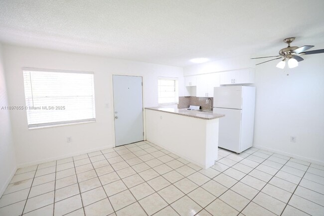 Foto del edificio - 7155 W 14th Ct