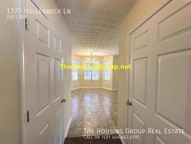 Building Photo - 1 Free Month Rent + 13 Month Lease