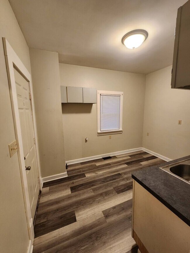 Foto del edificio - 12709 Locke Ave