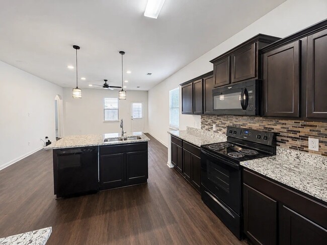 Building Photo - 14360 Riata Ln