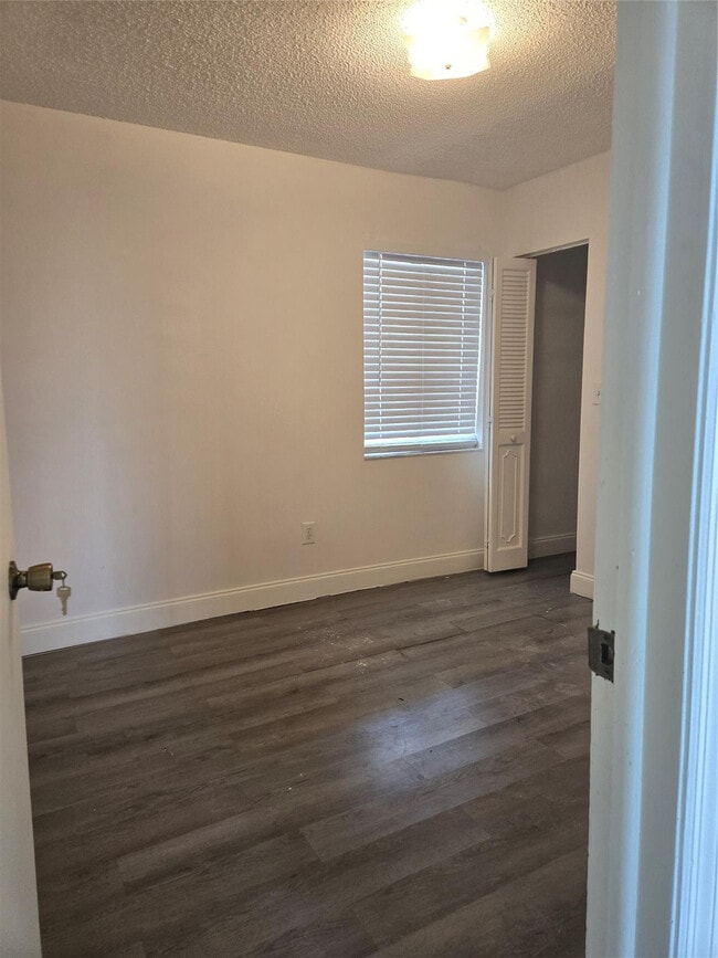 Foto del edificio - 5239 NW 198th Terrace