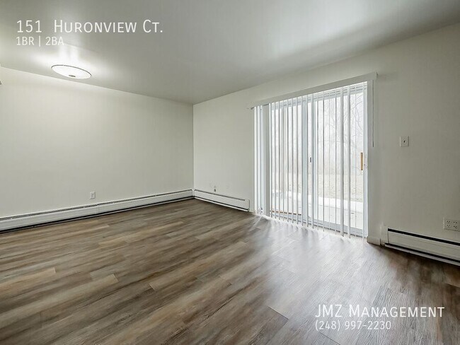 Building Photo - 151 Huronview Ct