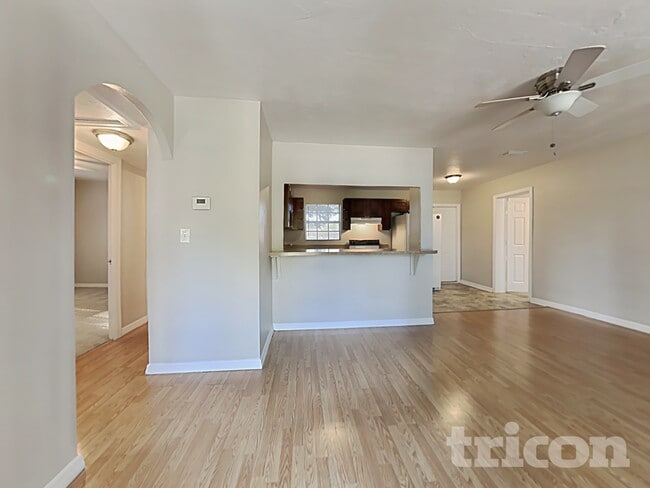 Foto del edificio - 2144 23rd Ave N