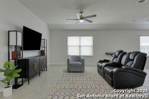Foto del edificio - 8732 Ironwood Hill