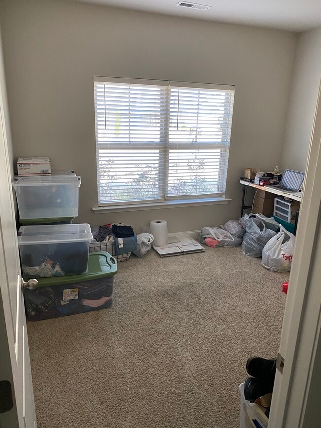 Foto del edificio - 6501 Jacaranda Dr NW