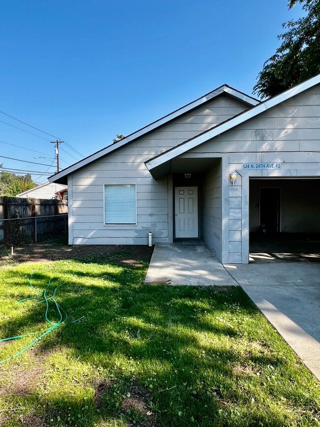 Building Photo - N524