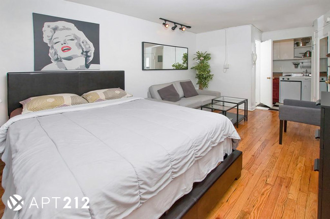 Foto del edificio - 333 E 21st St