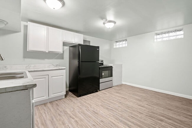 Building Photo - 1306 E 18th Ave