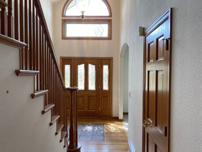 Building Photo - Unbelievable and extremely rare Creekside ...