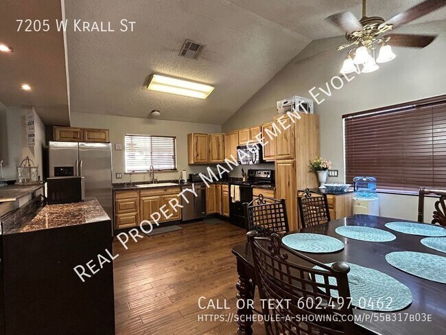 Building Photo - POOL MAINTENANCE INCLUDED WITH RENT!