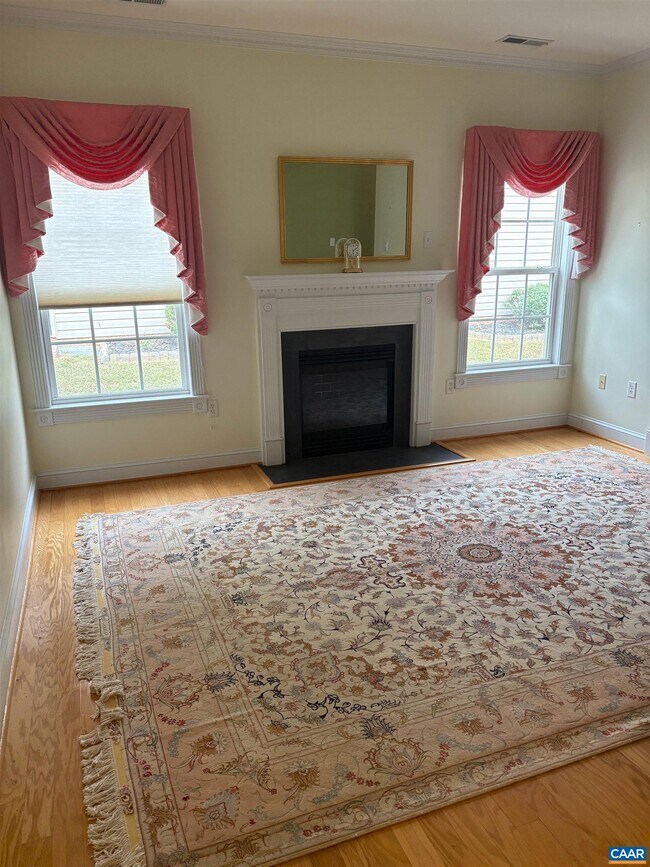 Foto del edificio - 127 Deerwood Dr