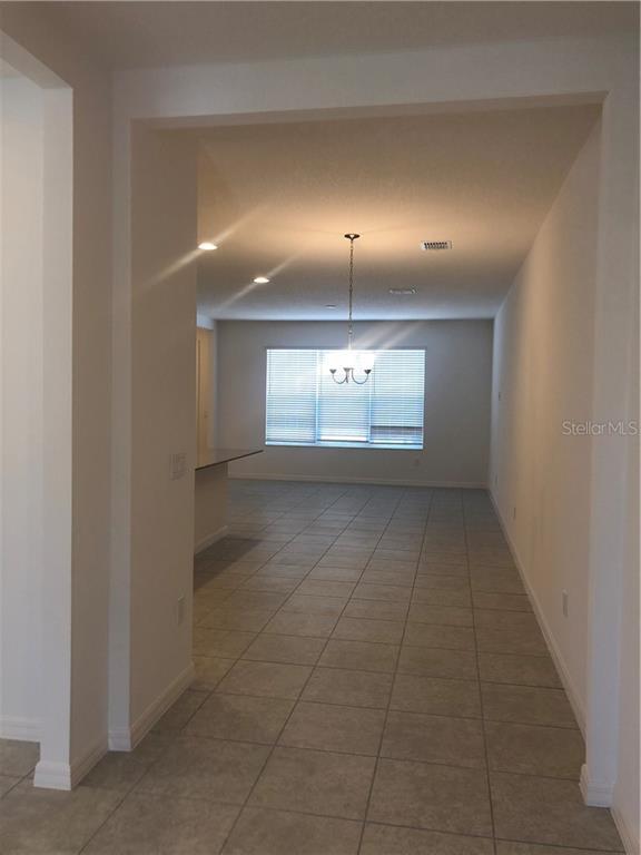 Building Photo - 14035 W Colonial Dr