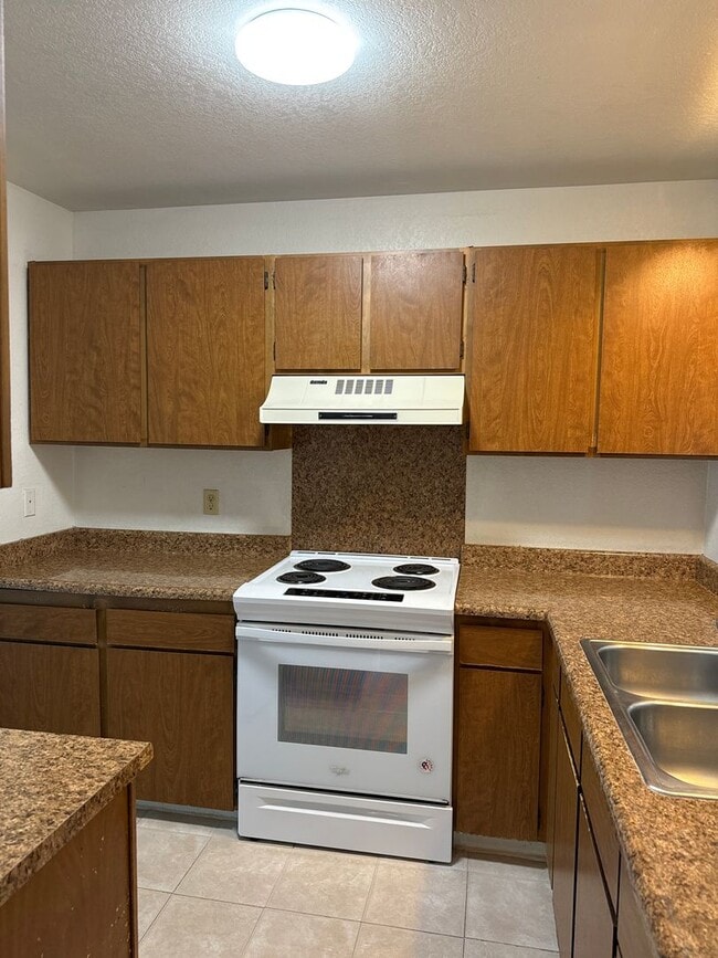 Building Photo - 98-1425-1425 Kamahao St