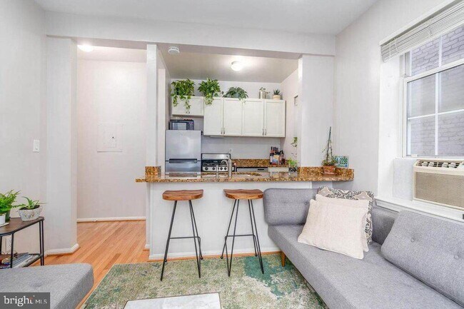 Foto del edificio - 1711 35th St NW