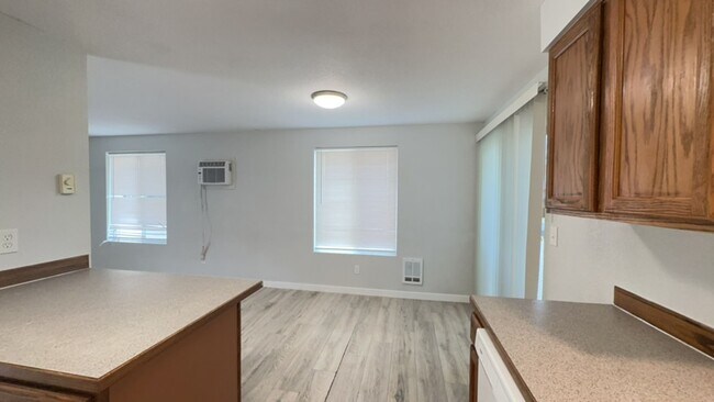 Foto del edificio - 63-65 NE 7th St