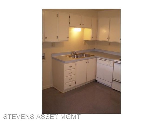 Foto del edificio - 4477 N Lakeshore Dr