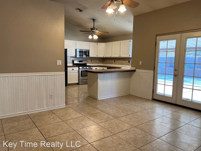 Building Photo - 3 br, 2 bath House - 2545 Corona Redonda