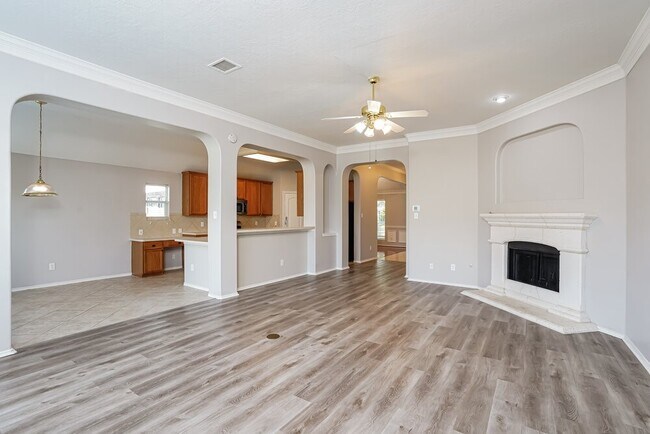Foto del edificio - 24026 Hackberry Creek Dr