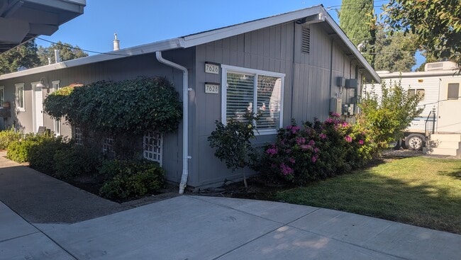 Building Photo - 7626 Oak Grove Ave