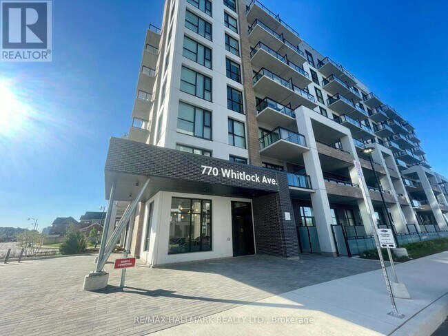 Photo du bâtiment - 770-770 Whitlock Ave