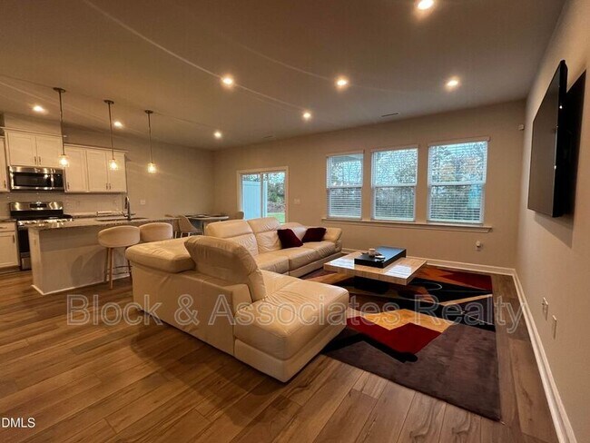 Foto del edificio - 519 Brittany Ct