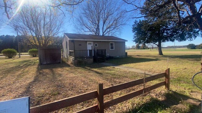 Building Photo - 6912 Ayres Ln Rd