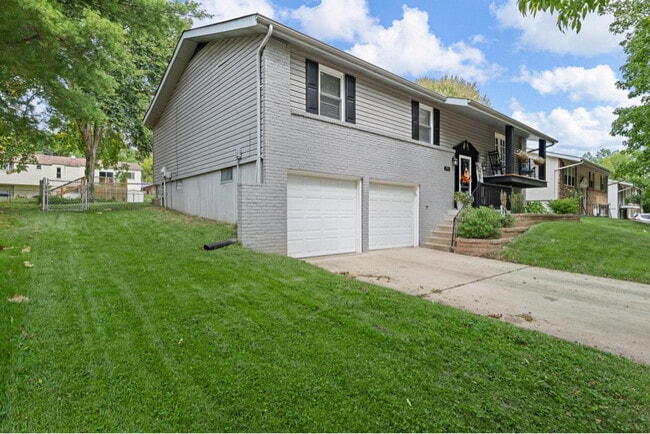 Building Photo - 751 Windingpath Ln