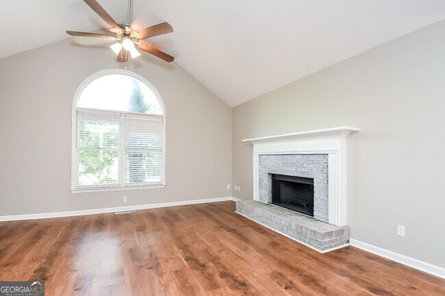 Building Photo - 19 Widgeon Way SW