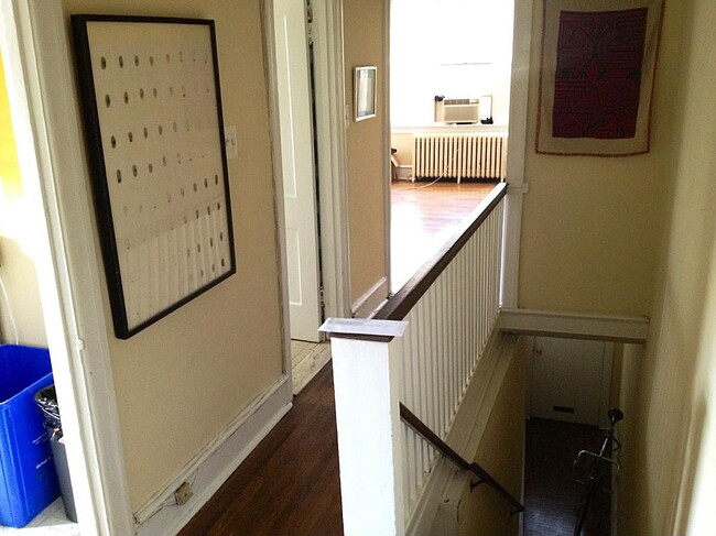 Foto del edificio - 4842 Larchwood Ave