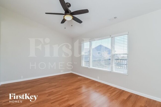 Building Photo - 5918 Vallecito Dr
