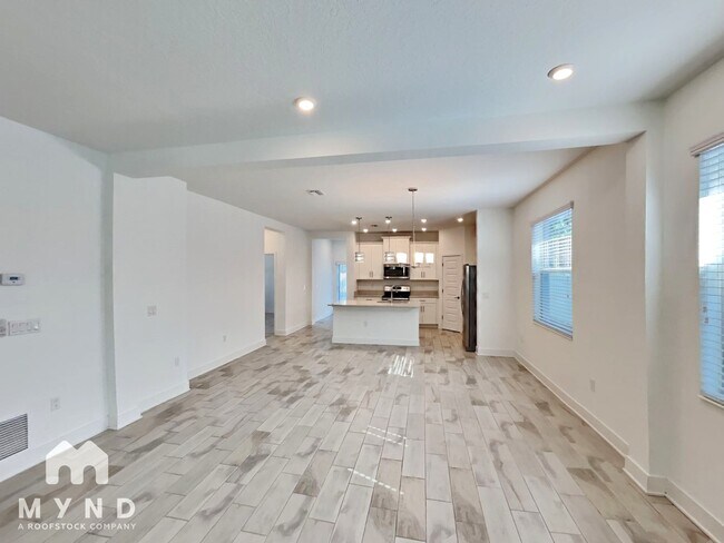 Foto del edificio - 1712 E Lambright St N