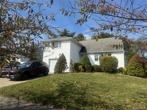 Building Photo - 318 Southwood Cir