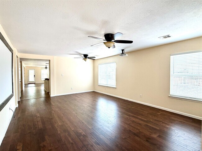Foto del edificio - 15906 Arapaho Bend Ln