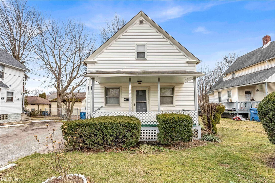 3229 Elyria Ave, Lorain, OH 44055 Room for Rent in Lorain, OH