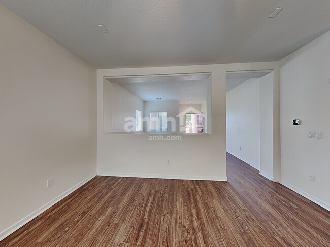 Building Photo - 148 W Calle Guija