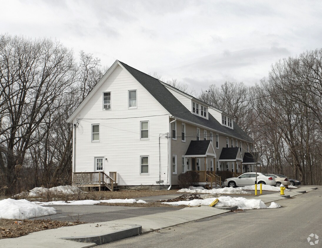 Building Photo - 163-173 Border St