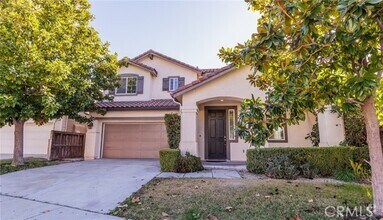 Building Photo - 920 Sawtooth Dr