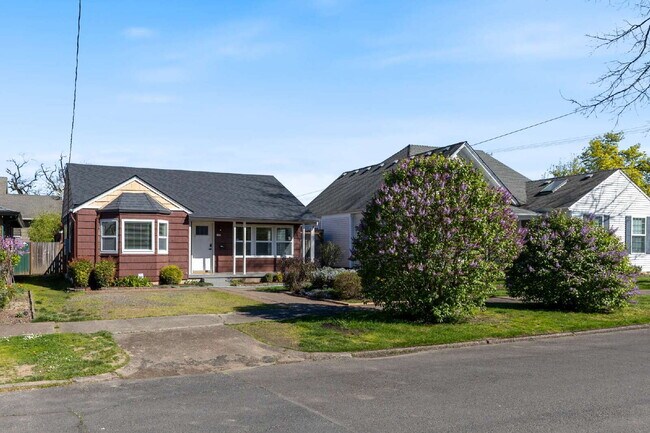 Foto del edificio - Charming Upgraded 2 Bedroom Home