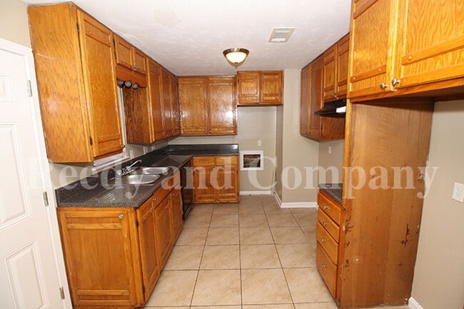 Building Photo - 5610 Millbranch Rd